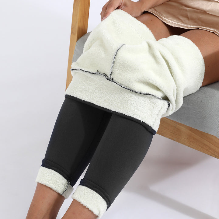 HeatWrap Elegance: Die Ultimativen Thermo-Leggings für Stil und Wärme!